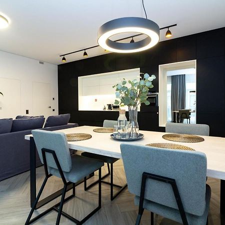 Cohost I Oldtown 60M2 Apt W-Garage Parking, Balcony & Self Check-In 빌뉴스 외부 사진