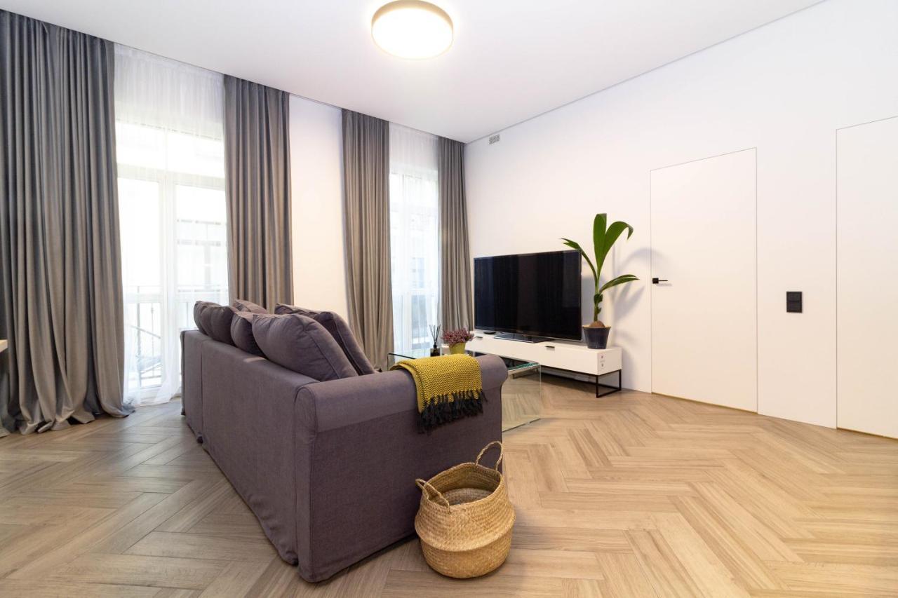 Cohost I Oldtown 60M2 Apt W-Garage Parking, Balcony & Self Check-In 빌뉴스 외부 사진