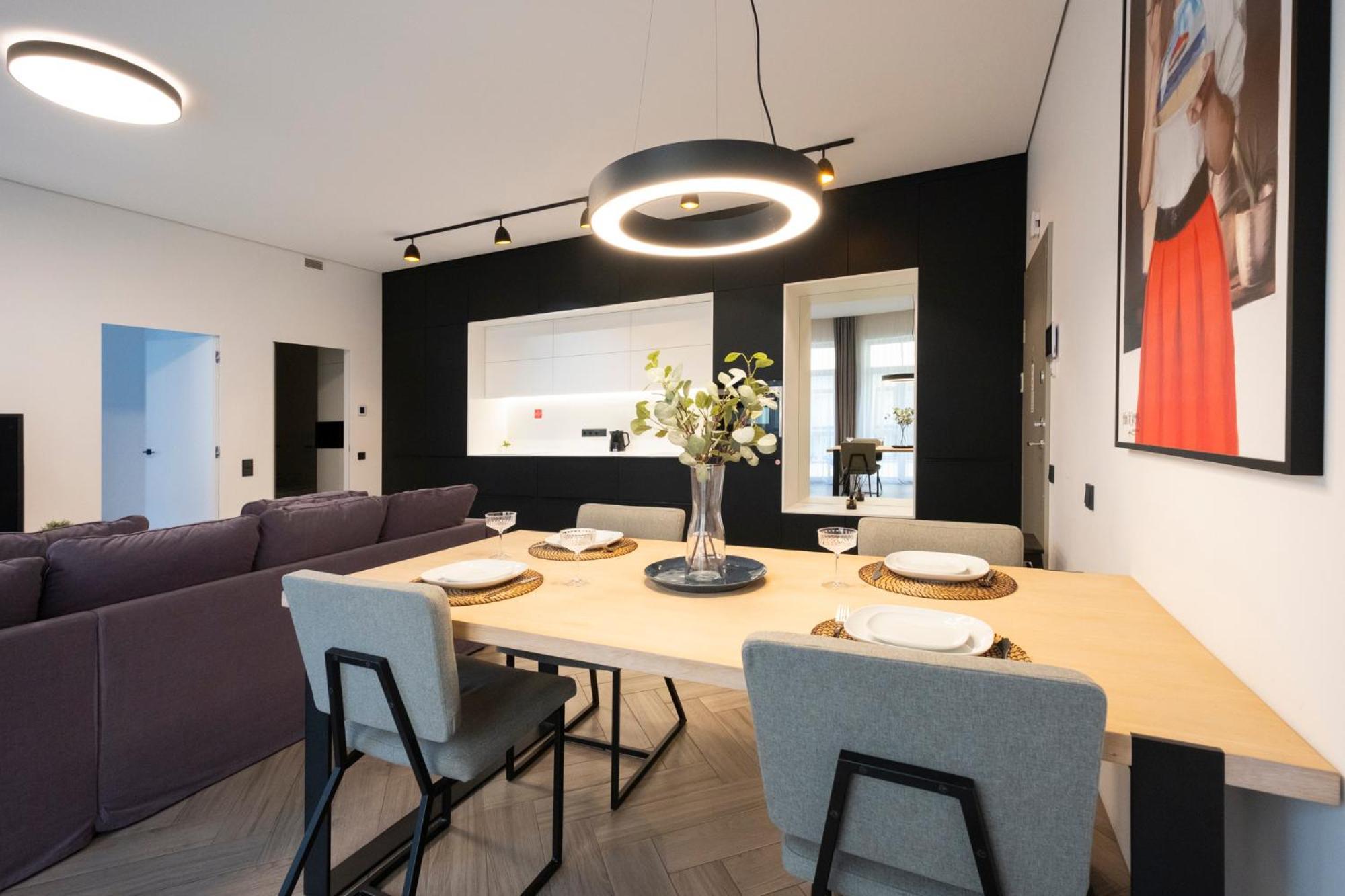 Cohost I Oldtown 60M2 Apt W-Garage Parking, Balcony & Self Check-In 빌뉴스 외부 사진