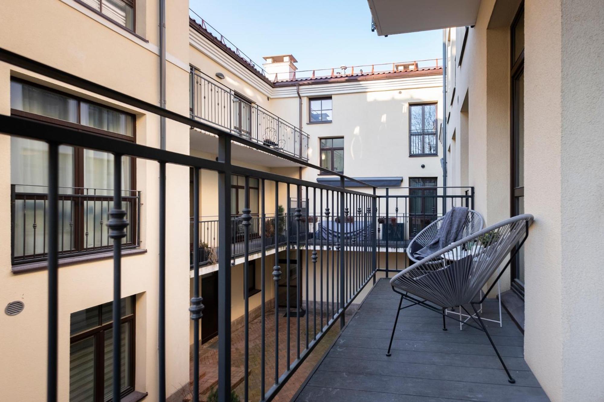 Cohost I Oldtown 60M2 Apt W-Garage Parking, Balcony & Self Check-In 빌뉴스 외부 사진