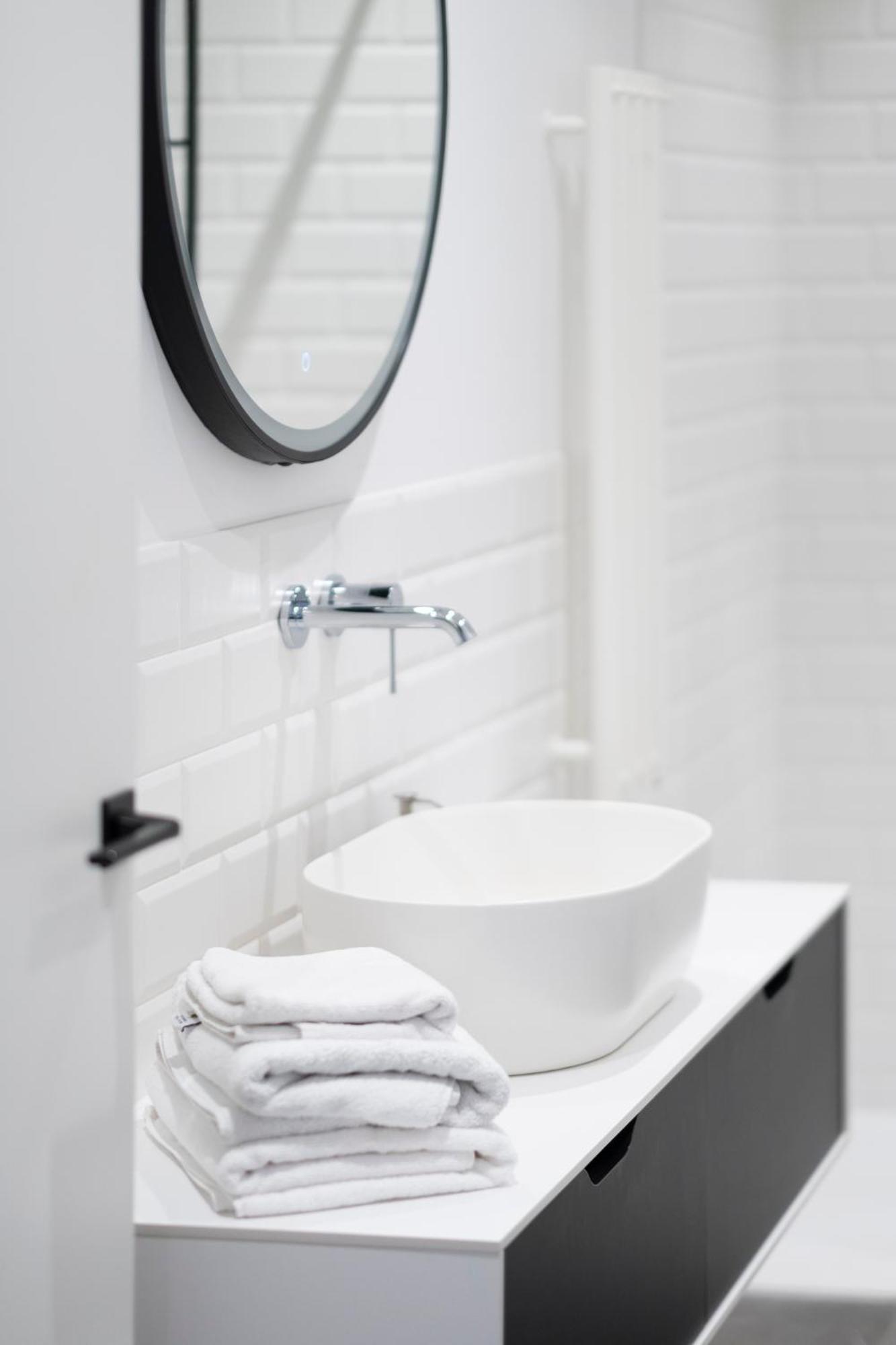 Cohost I Oldtown 60M2 Apt W-Garage Parking, Balcony & Self Check-In 빌뉴스 외부 사진