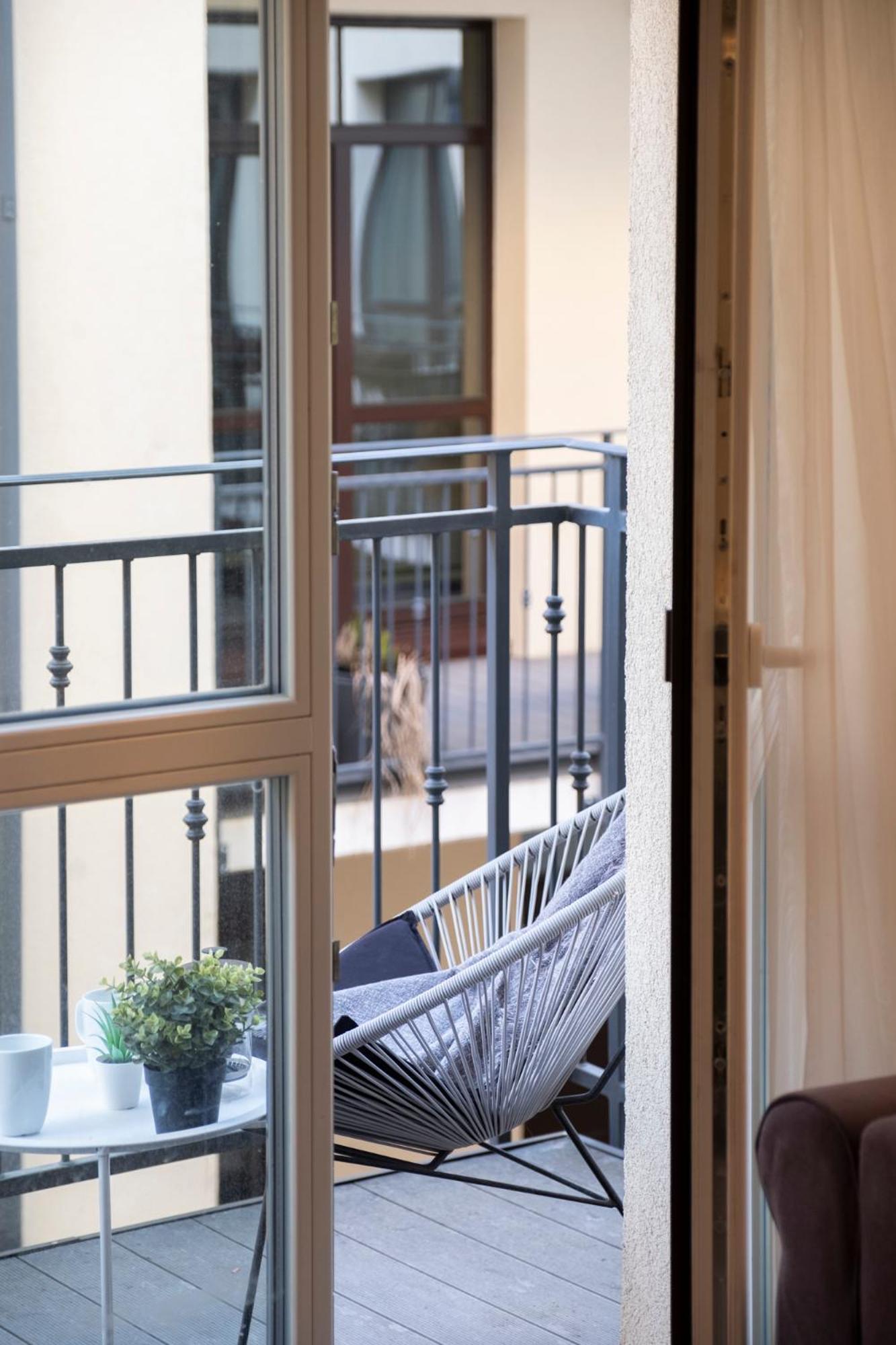 Cohost I Oldtown 60M2 Apt W-Garage Parking, Balcony & Self Check-In 빌뉴스 외부 사진