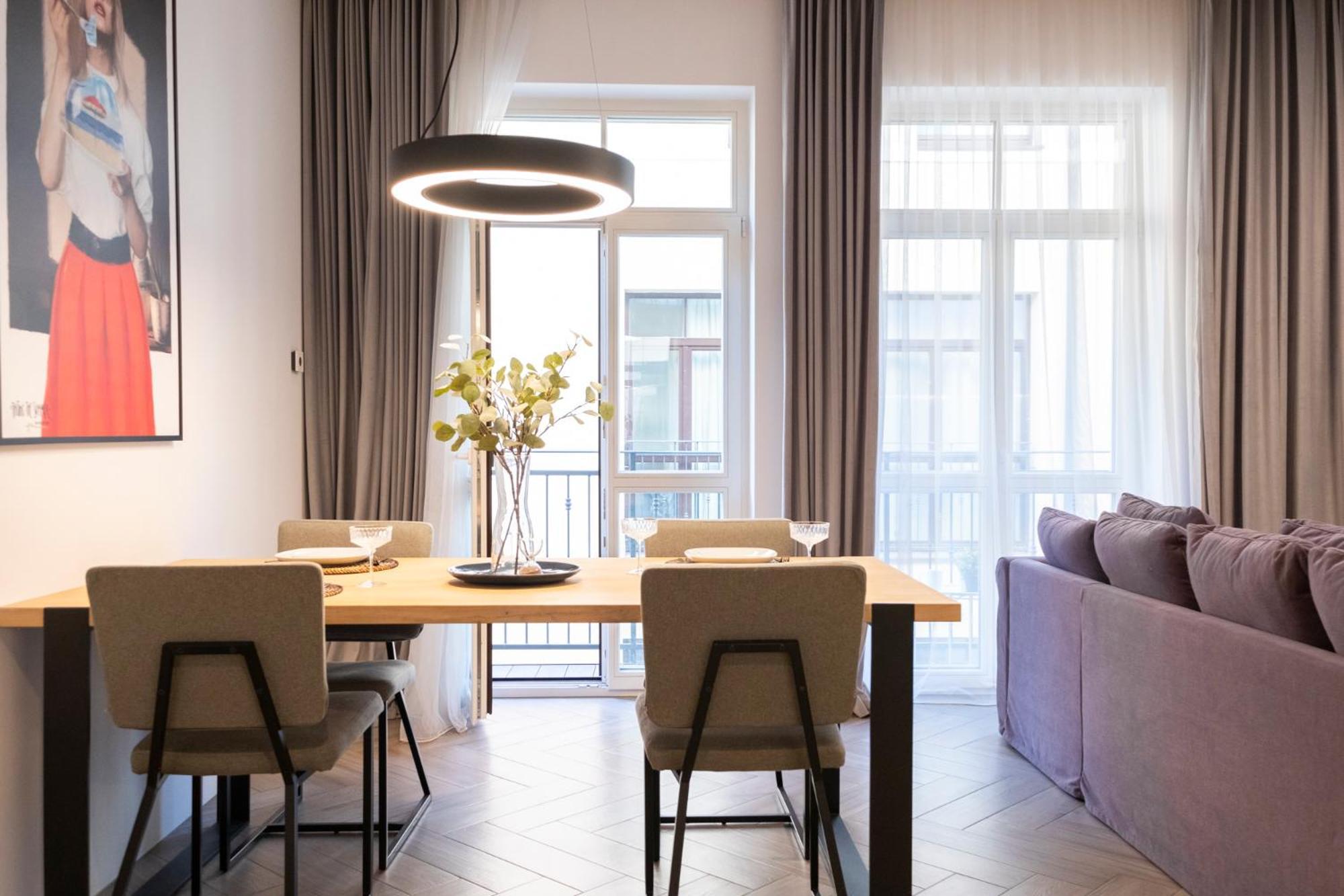 Cohost I Oldtown 60M2 Apt W-Garage Parking, Balcony & Self Check-In 빌뉴스 외부 사진
